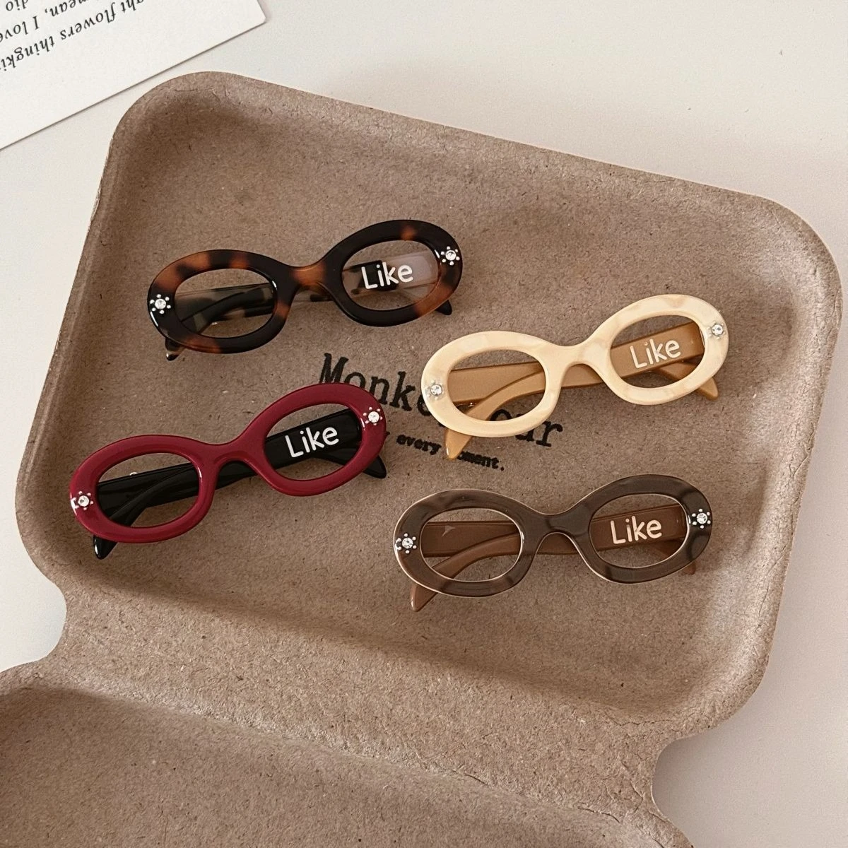 

Acetate Hair Clip with Openwork Sunglasses Design Slim Side Clip with Duckbill Clasp Niche Small Hair Accessory for Women
