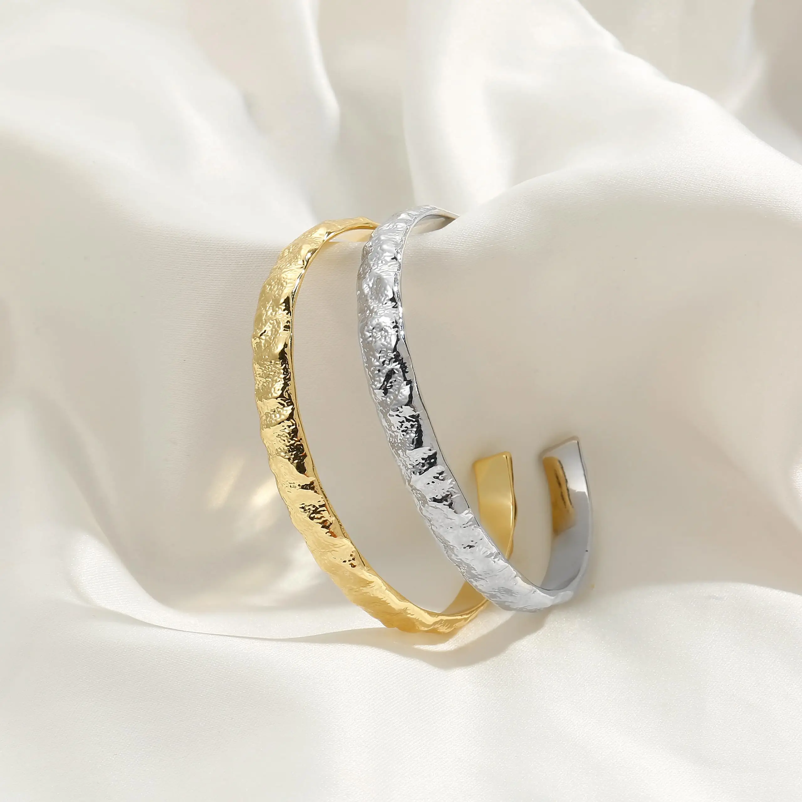 

Joya Love Punk Wide Open Bangle Bracelet for Women Hammered Gold Silver Color Cuff Bracelets Texture Fashion Jewelry