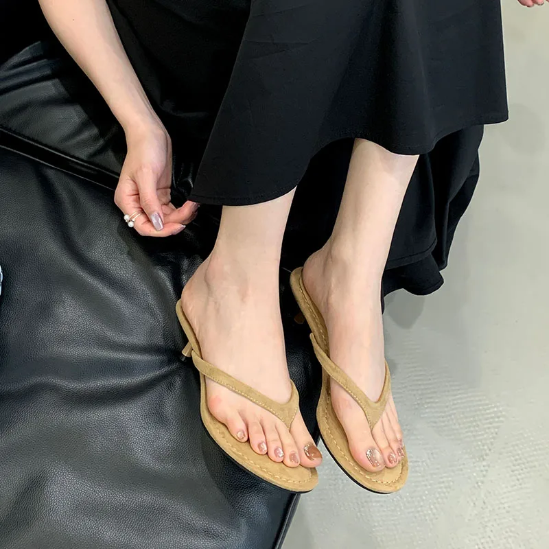 Modische runde Zehenpartie, rutschfeste Damen-Slipper mit dünnem Absatz, Flip-Flops, Sandalen, Pumps, bequeme Damen-Slipper mit Absatz. – Detail 7