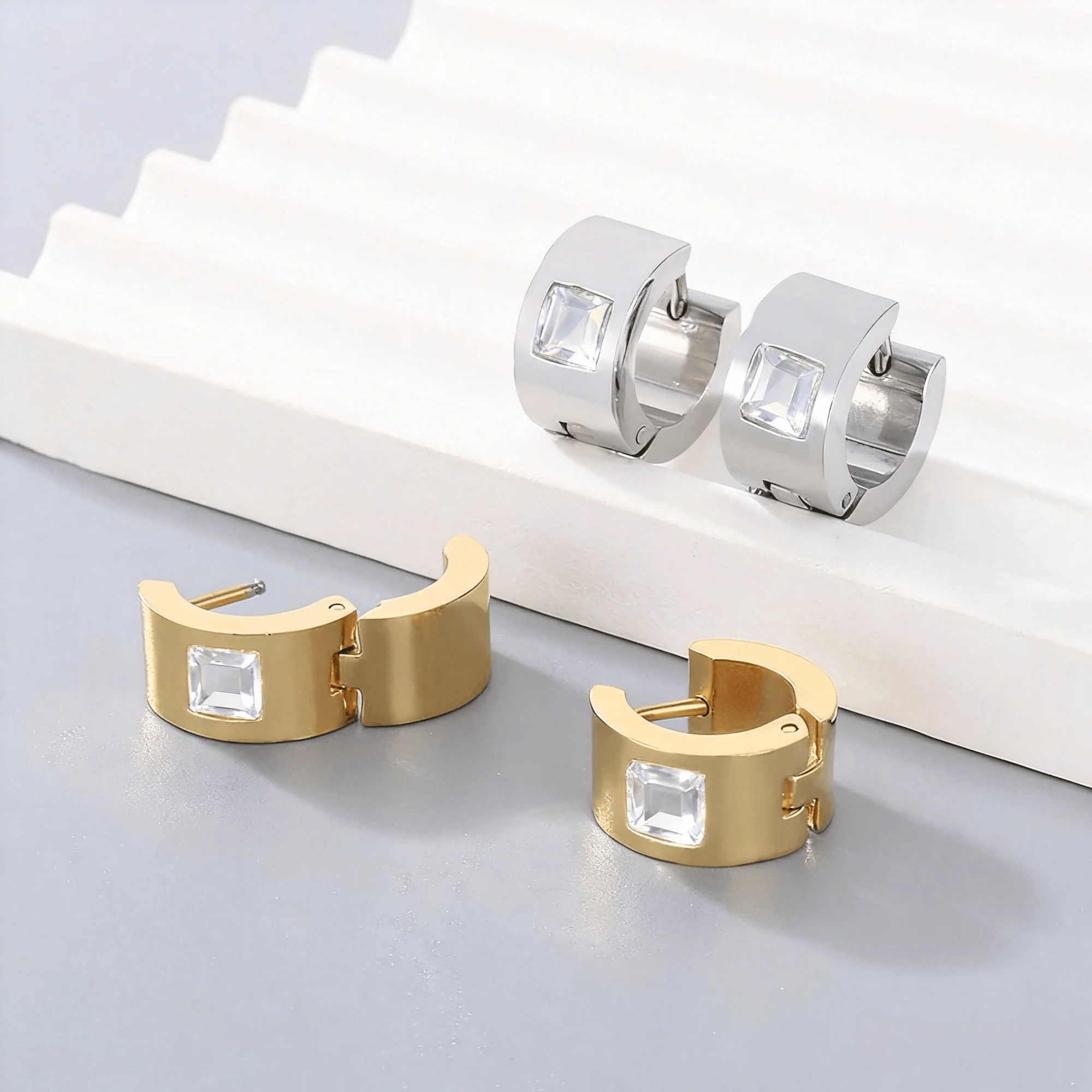 Klobige schwarze CZ Edelstahl-Creolen-Set für Damen – Modischer Piercing-Schmuck für Herren – Trendige Neuheit – Detail 2