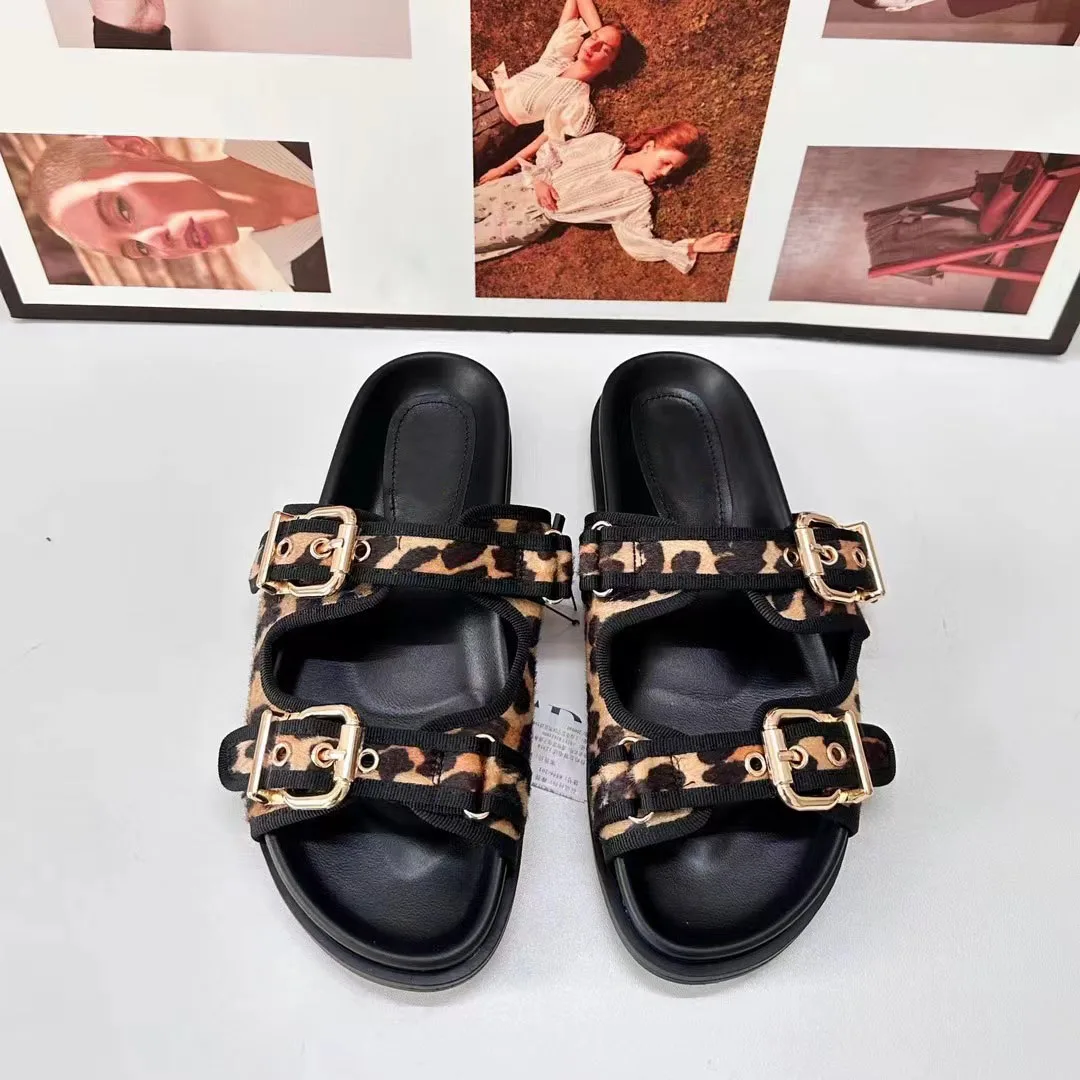 Sandal wanita kasual sol tebal, sandal untuk pakaian luar ruangan, kasual, modis, gesper datar, ujung bulat, motif, baru