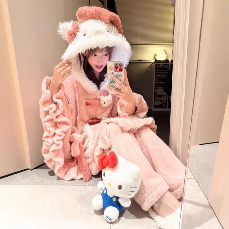 

Anime Hello Kitty hooded coral velvet nightgown and pajamas, kawaii thickened warm and comfortable home clothes, sweet pajamas