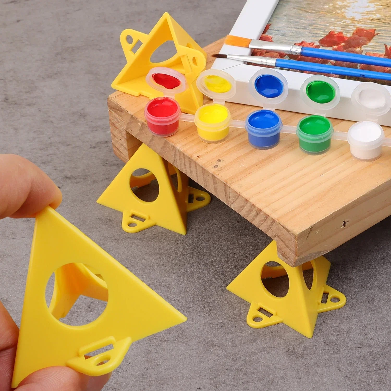 50/10x Woodworking Paint Pyramid Stands Mini Yellow Triangle Bracket Support Spray Painting Air Dry Coated Plastic Cushion Block