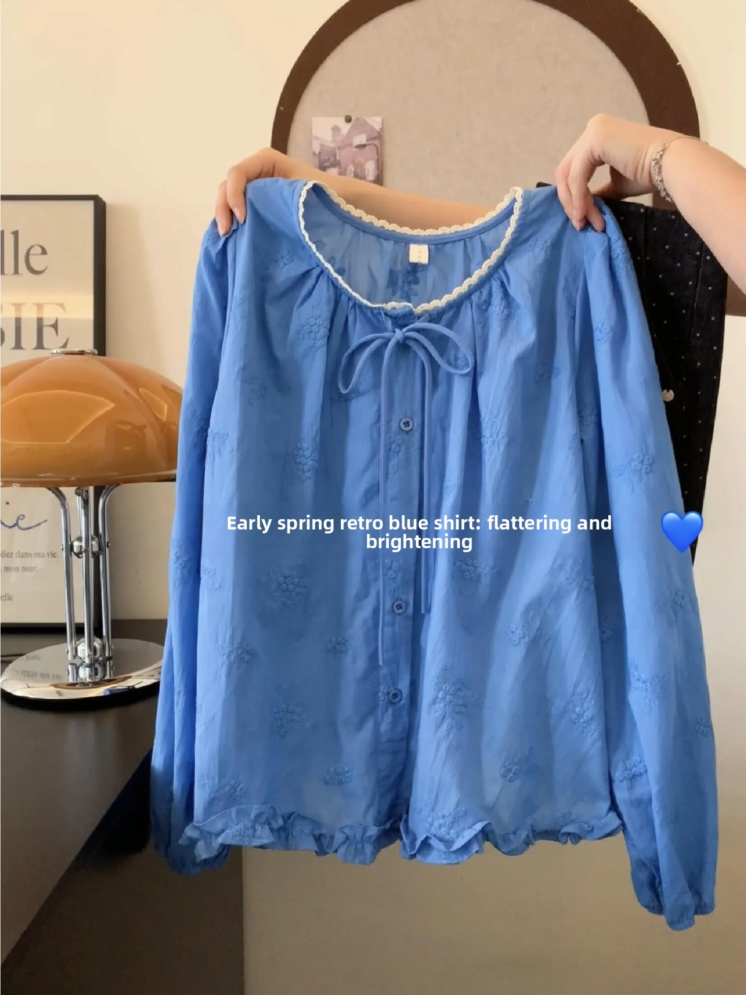 

Женская рубашка с длинным рукавом цвета Кляйн с вышивкой и цветочным узором, новинка ранней весны 2026, дизайнерский топ из смесового хлопка и полиэстера