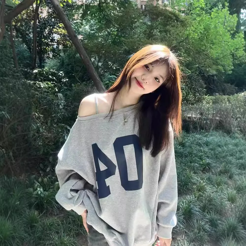 

Spice Girl Slanted Shoulder Digital Design Sense Long-sleeved Sweater Women's 2025 New Pure Desire Loose Off-shoulder Top