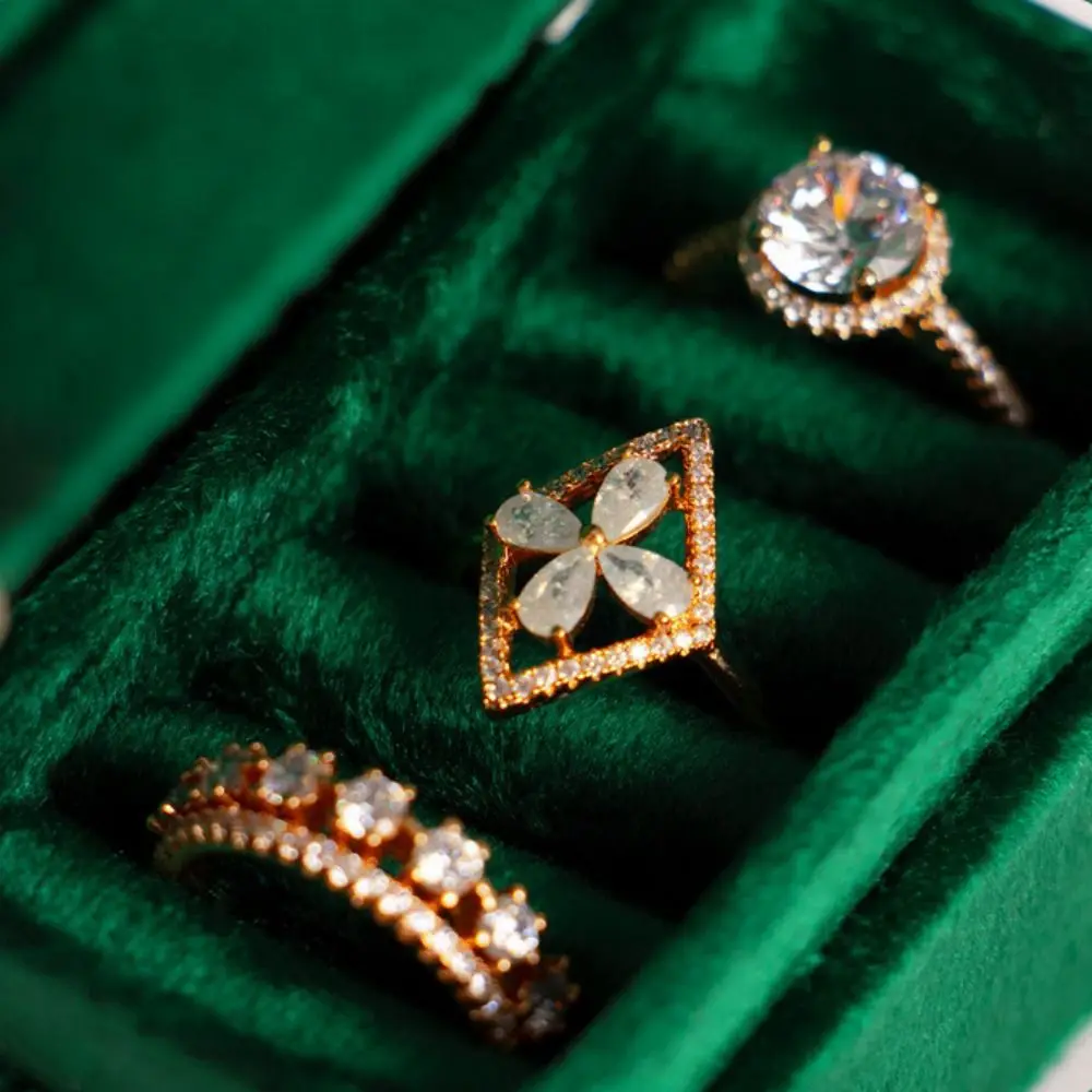Fashion Luxury Velvet Rings Holder Wedding Square Rings Bearer Box Packaging Proposal Jewelry Organizer Propose