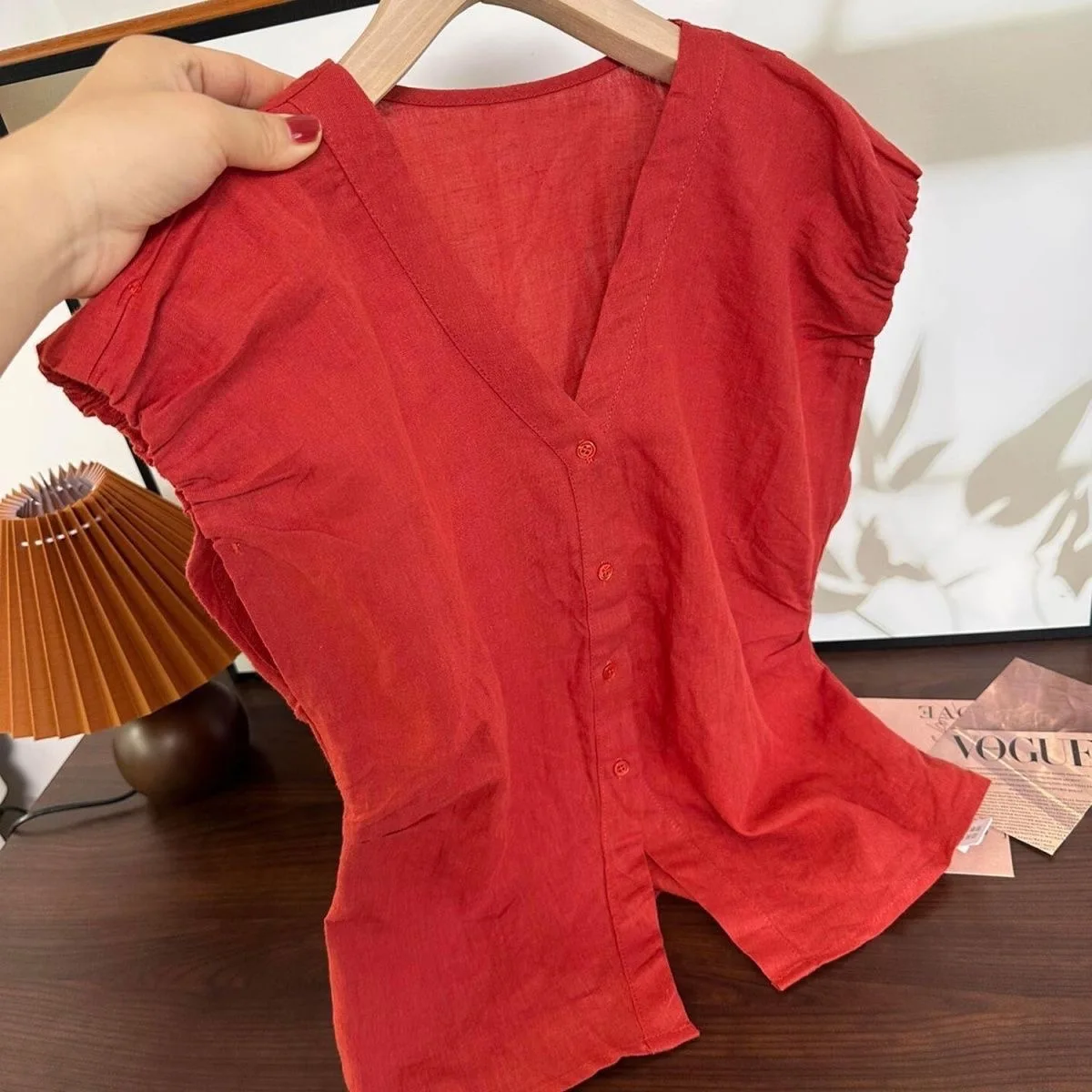 

Красная льняная рубашка-жилетка женская, модный дизайн, V-образный вырез, укороченный рукав, свободный крой, для офиса, из полиэстера