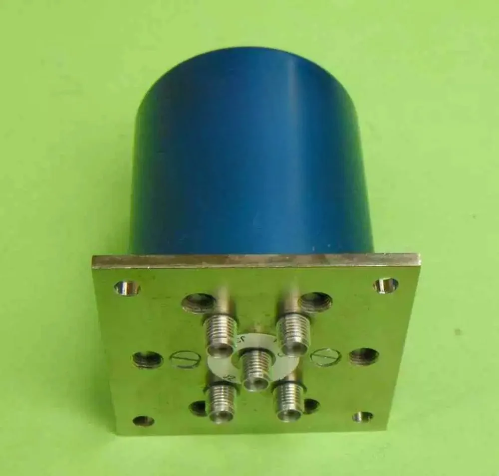 commutateur-coaxial-rf-sma-large-bande-18-ghz-1-entree-4-sorties-commutateur-de-signal-haute-frequence-compact-pour-la-mesure-d'experiences-rf