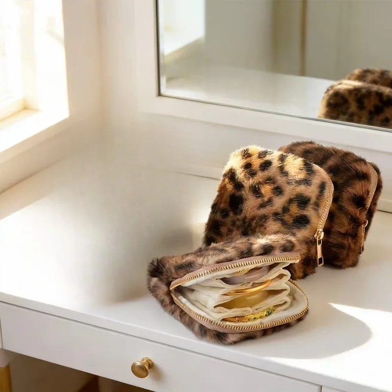 

1pcs Leopard Print Furry Jewelry Organizer Bag Multi Layer Storage Pouch for Rings Necklaces Bracelets