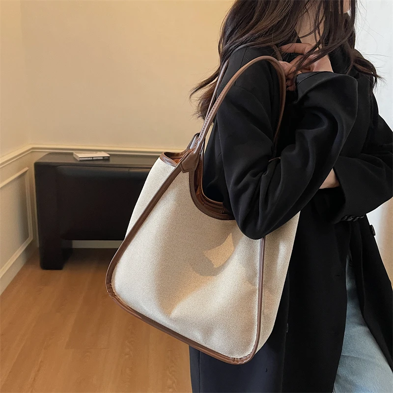 حقيبة كتف نسائية أنيقة من الجلد الفاخر الكلاسيكي مصممة على الكتف حقيبة يد كروس لخلع الملابس الحضرية العصرية