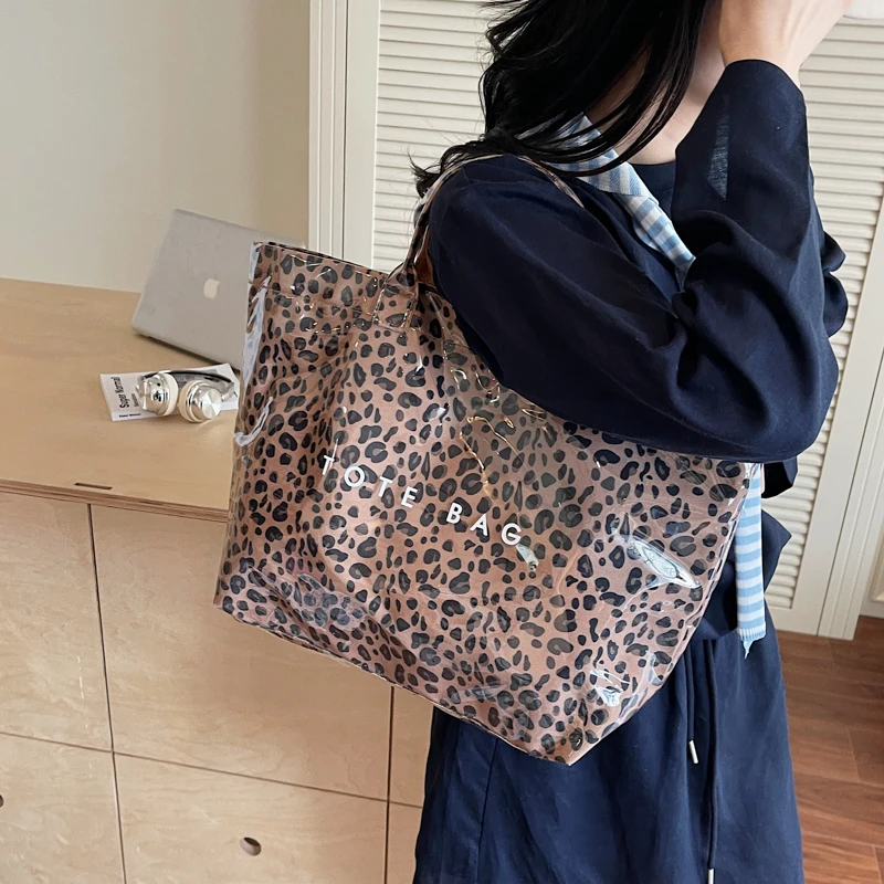 MOODS ليوبارد نمط كبير حمل الحقائب للنساء بولي كلوريد الفينيل سعة كبيرة المتسوق حقيبة كتف 2025 موضة جديدة فاخرة مصمم حقائب اليد