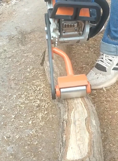 

Belt Style Skinning Peeling Machine Taking Flat Shavings Poria Cocos Wood Log Peeler Slotter