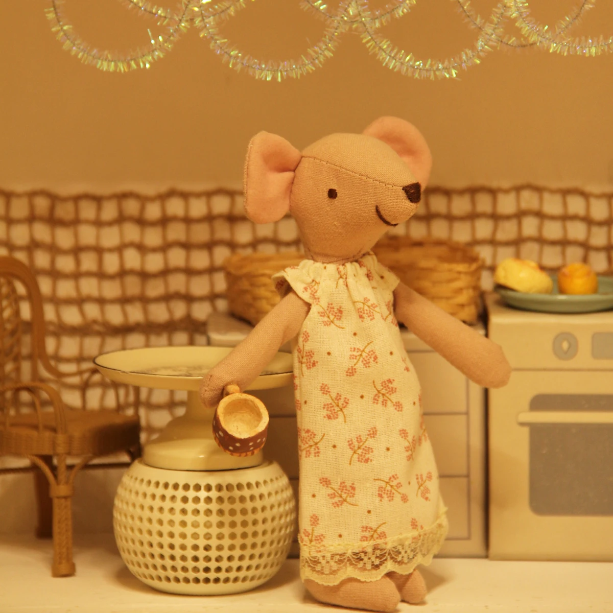 H-13Cm Changeable Mouse with Floral Dress Suitable for Dollhouse Accessories Suitable for Children's Day Gifts and Birthday Gift