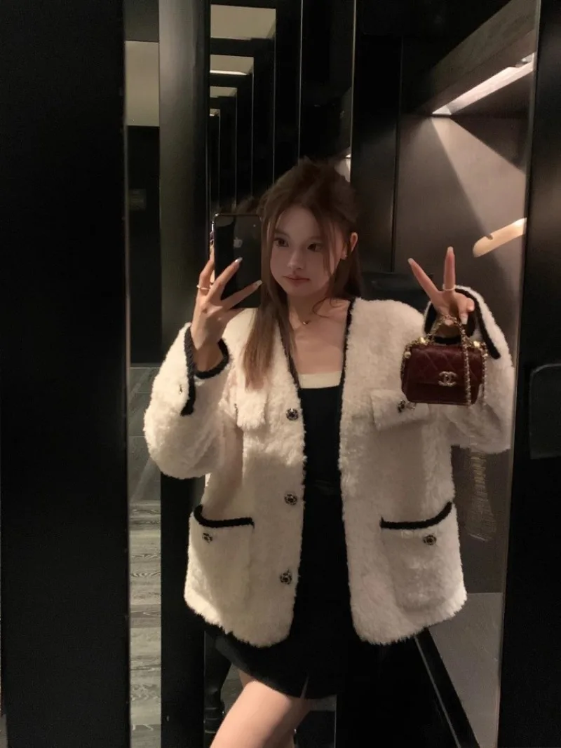 

Lamb Fur Grass Coat for Women's Winter 2023 New Korean Fashion Combination Contrast Color Leather and Fur Integrated Youth Coat