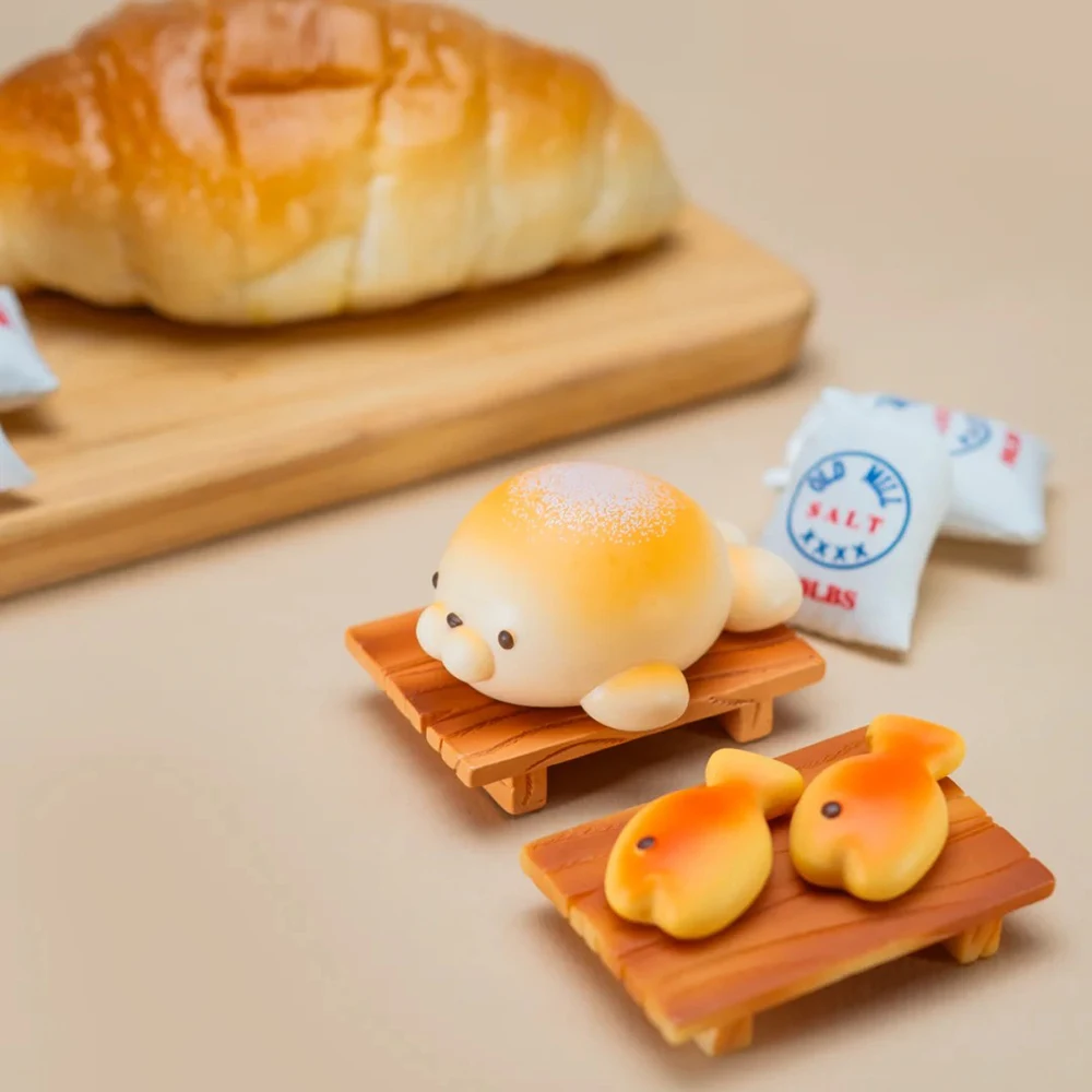 Gambar Mini Toko Roti Hewan Seri 2 Kotak Buta Ornamen Boneka Lucu Hadiah Mainan Koleksi Trendi Buatan Tangan untuk Segala Usia