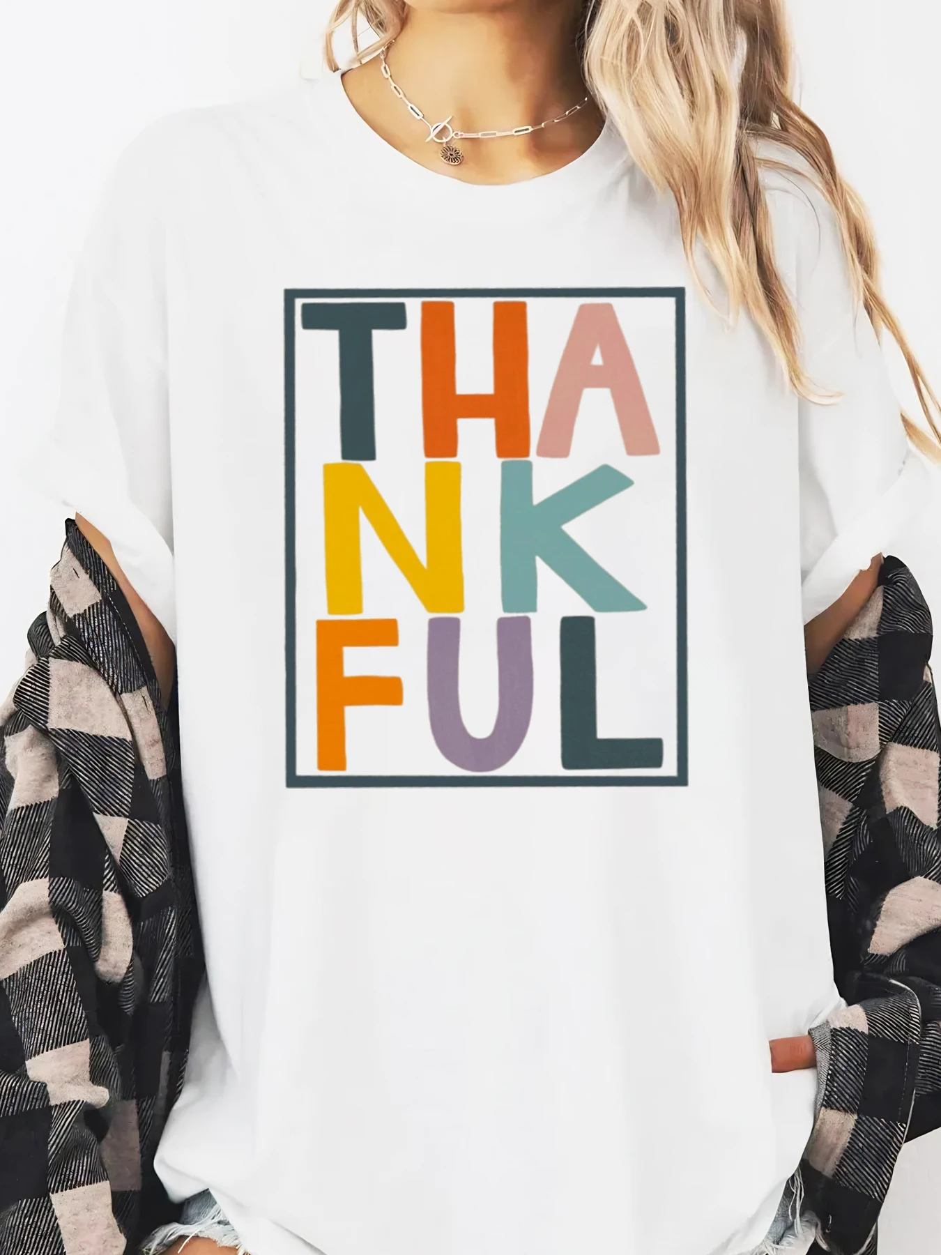 تي شيرت نسائي بأكمام طويلة مطبوع عليه كتلة ألوان شكرًا، ملابس خريفية غير رسمية باللون الأبيض مقاس كبير #1