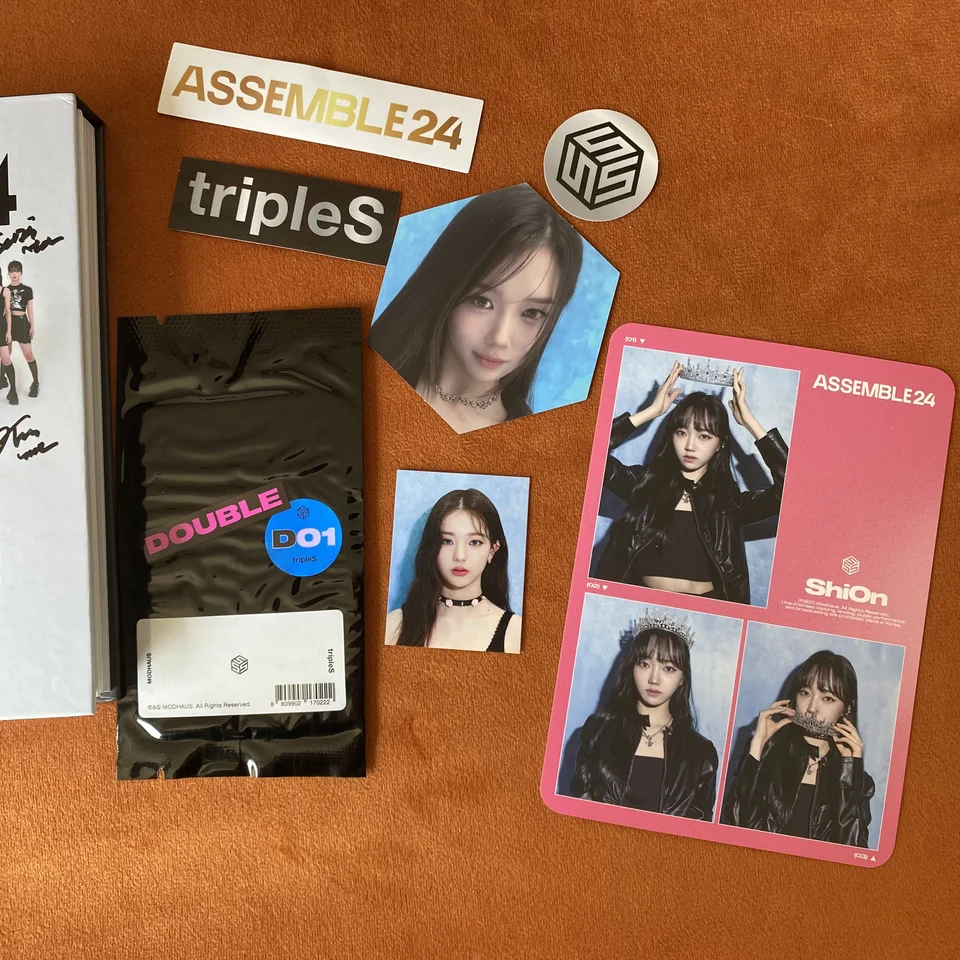 tripleS ASSEMBLE24 Autographed ALBUM +Signed photo K-POP 2024