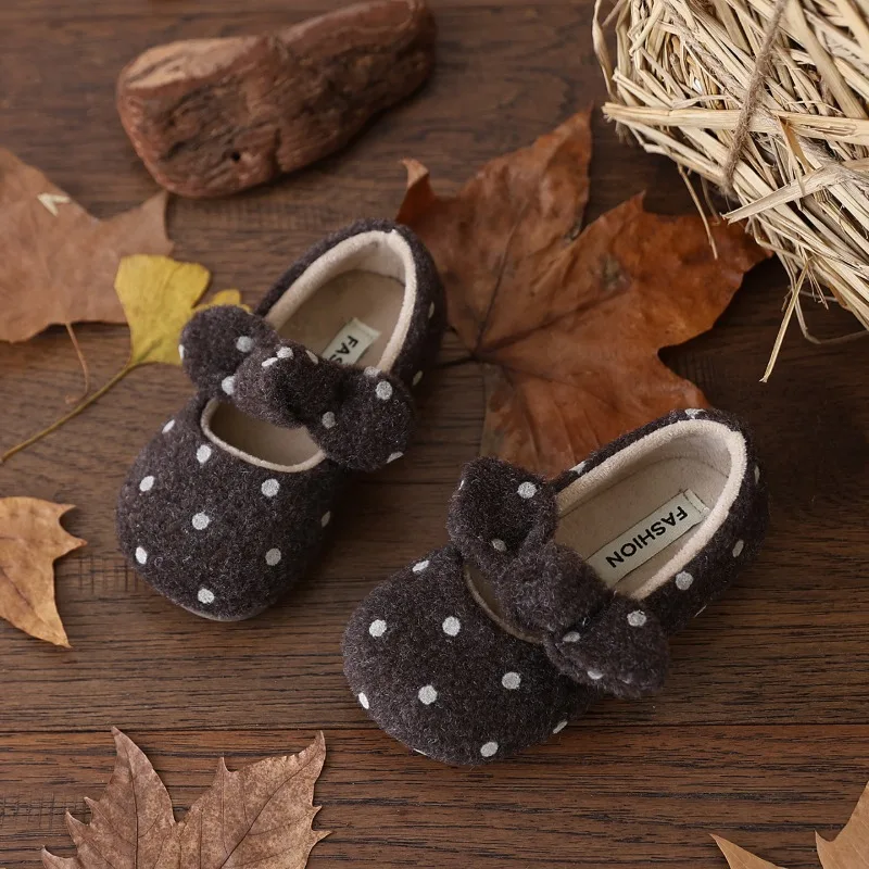 JGSHOWKITO Kids' Winter Shoes Vintage Polka Dot Little Girls Princess Flat Shoes with Bow Warm Furry Hairy Children Cotton Shoes