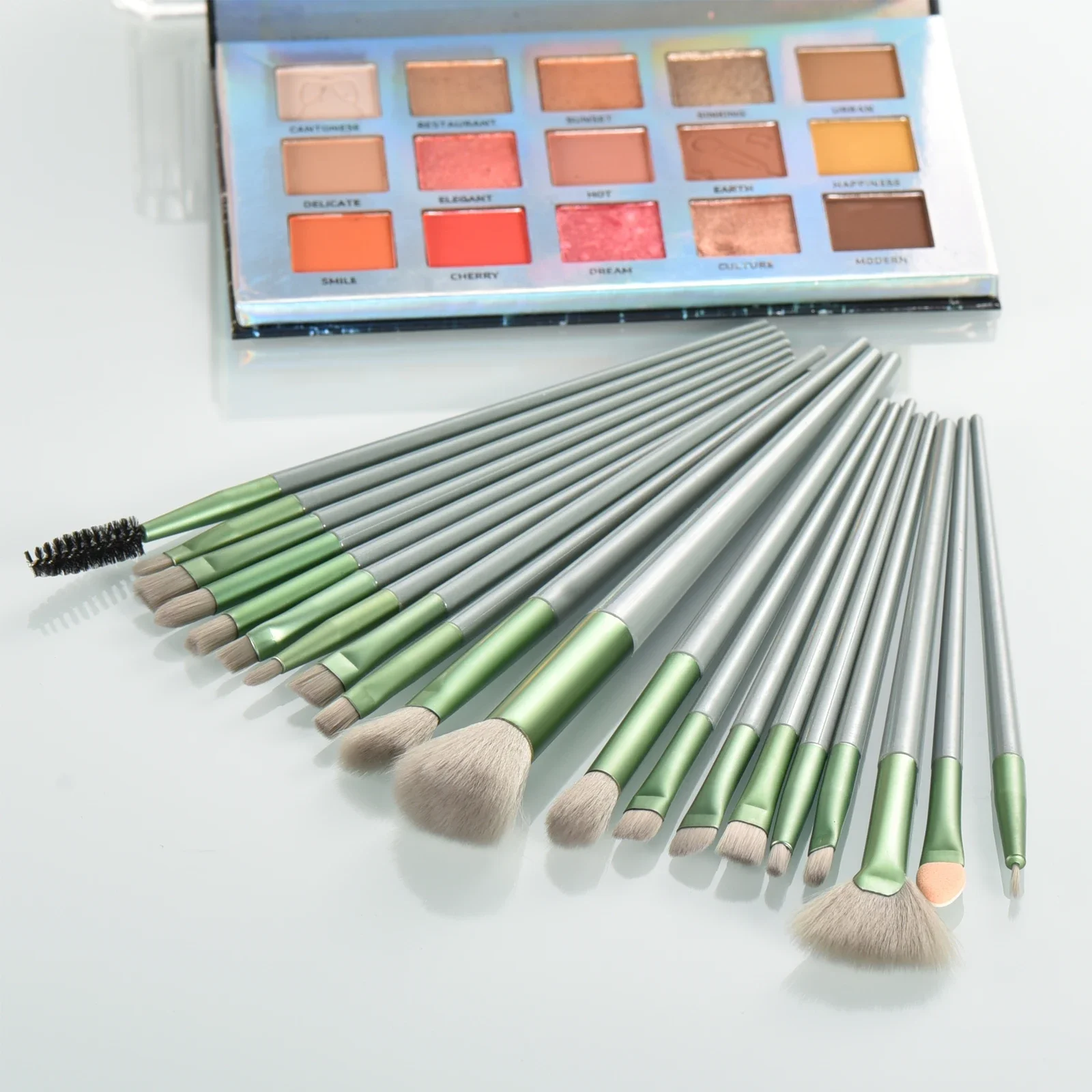 فرش مكياج 20 قطعة باللون الأخضر، طقم فرش مكياج لظلال العيون والكونسيلر وفرشاة الحواجب، وغيرها من أدوات المكياج للنساء/الفتيات