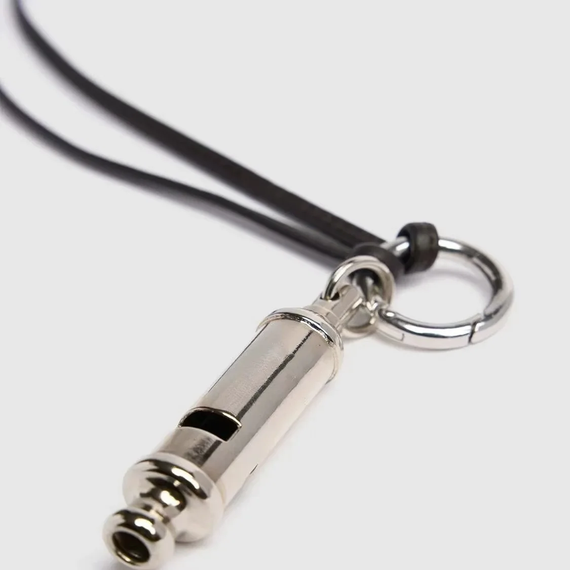 

2025 Fashion Long Necklace Casual Style Leather Rope Whistle Casual Sports Style Fashion Anniversary Gift