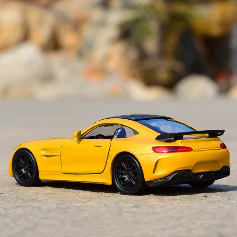 WELLY-coche deportivo de aleación de simulación, modelo de coche de juguete de Metal fundido a presión, colección de modelos de coche, regalo de cumpleaños BD18, 1:36, mercedes-benz AMG GT R