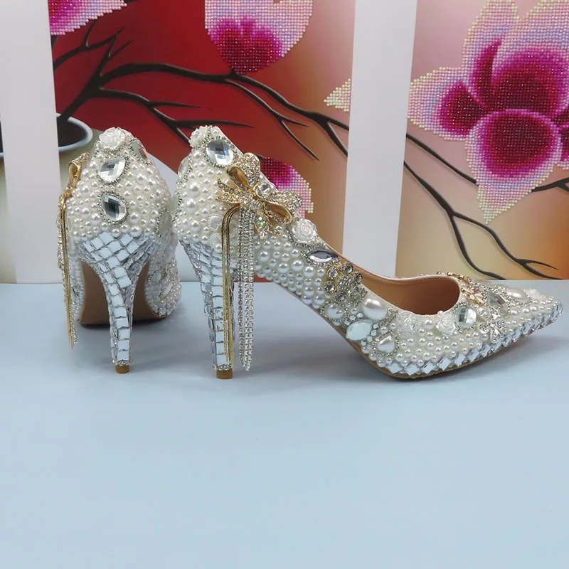 Nuevo estilo, zapatos de boda de cristal de lujo, moda para mujer, zapatos de vestir de fiesta de tacón fino para mujer, zapatos de tacón alto con punta estrecha, hechos a mano con perlas