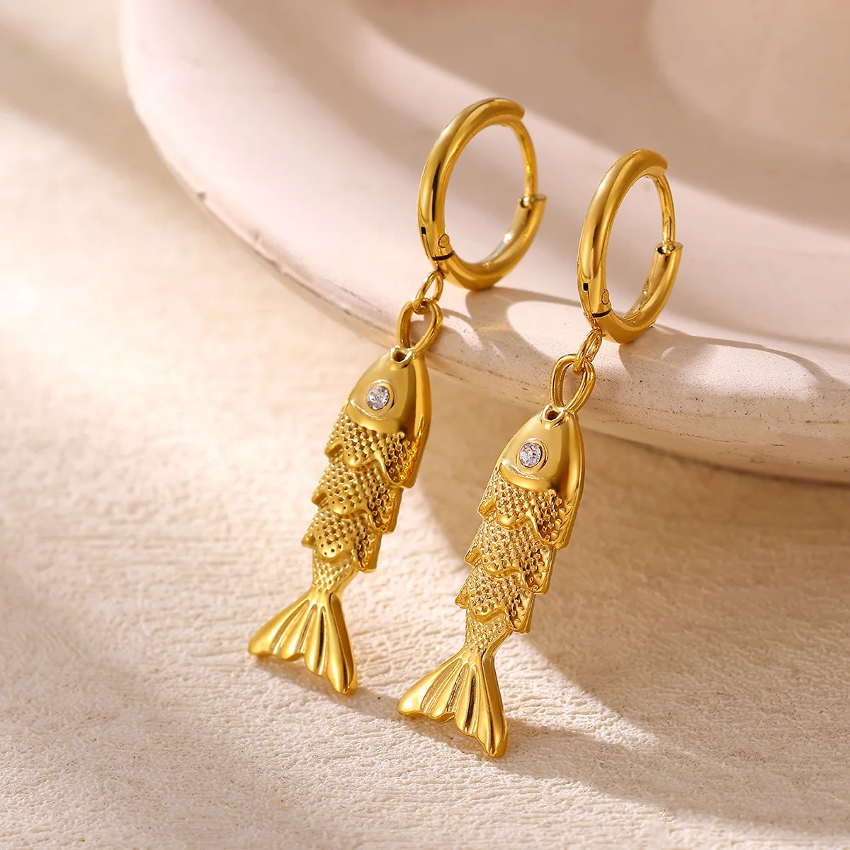 Retro Zircon Brass Fish Hoop Earrings For Women Gold Color Stainless Steel Cute Ocean Animal Drop Earring Fashion Jewelry Gift