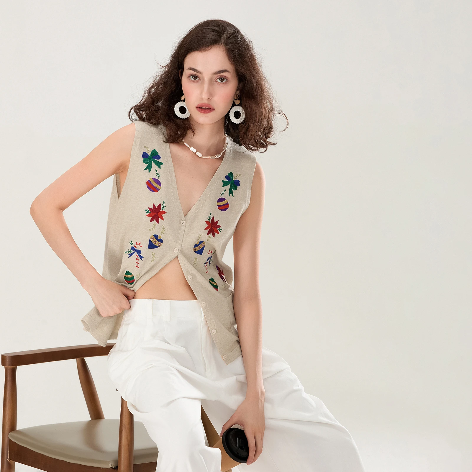 Combhasaki Women's Y2K Christmas Cartoon Embroidery Sleeveless Sweater Vest Button-down V Neck Knitwear Tank Tops with Pockets