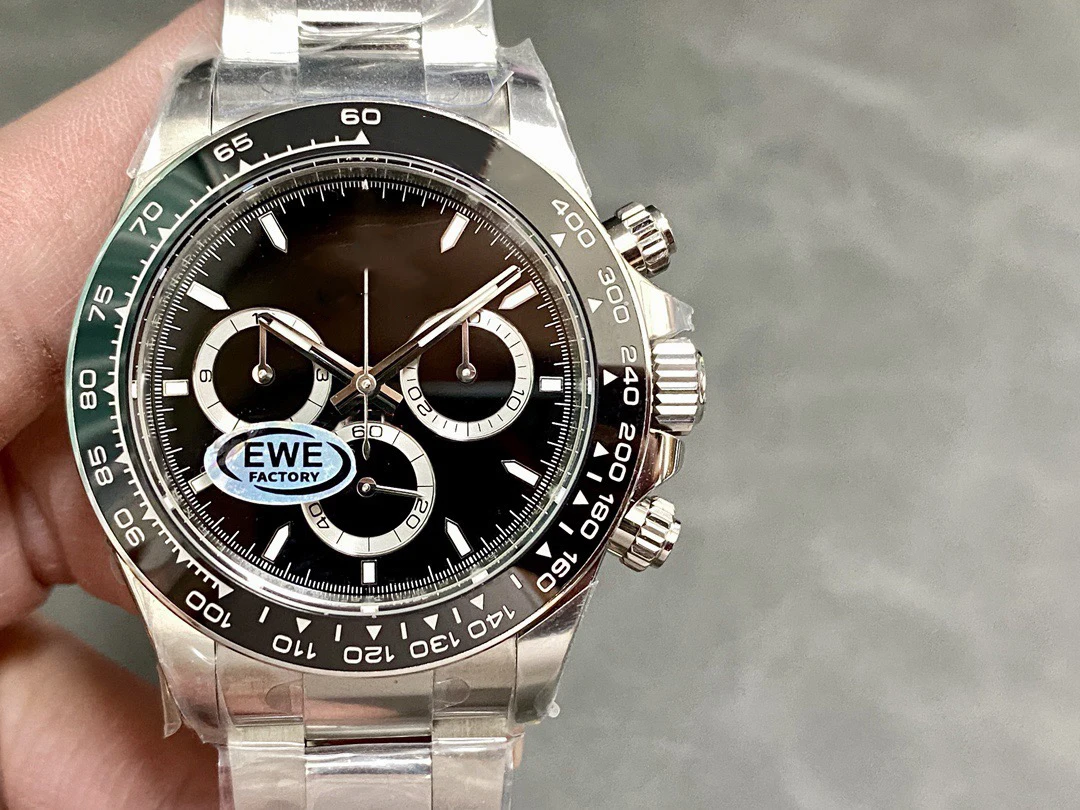 

Customized watch, 40mm, sapphire glass mirror, custom integrated movement, stainless steel strap