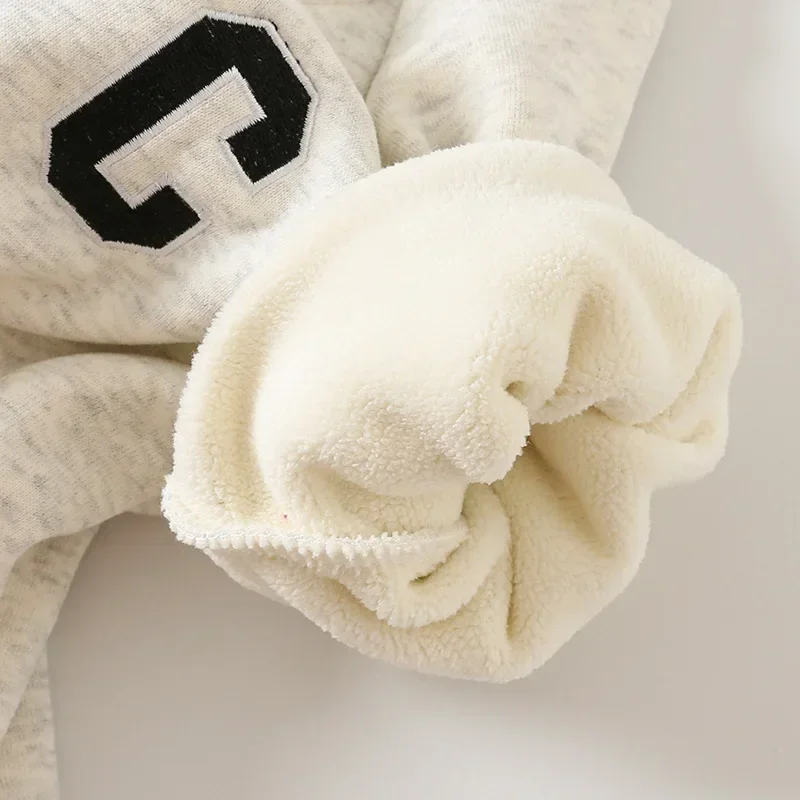 ملابس الطفل الوليد بذلة سميكة 0-2 Y 2024 الخريف الشتاء جديد الفتيان الفراء بطانة رياضي رومبير طفل في الهواء الطلق قطعة واحدة