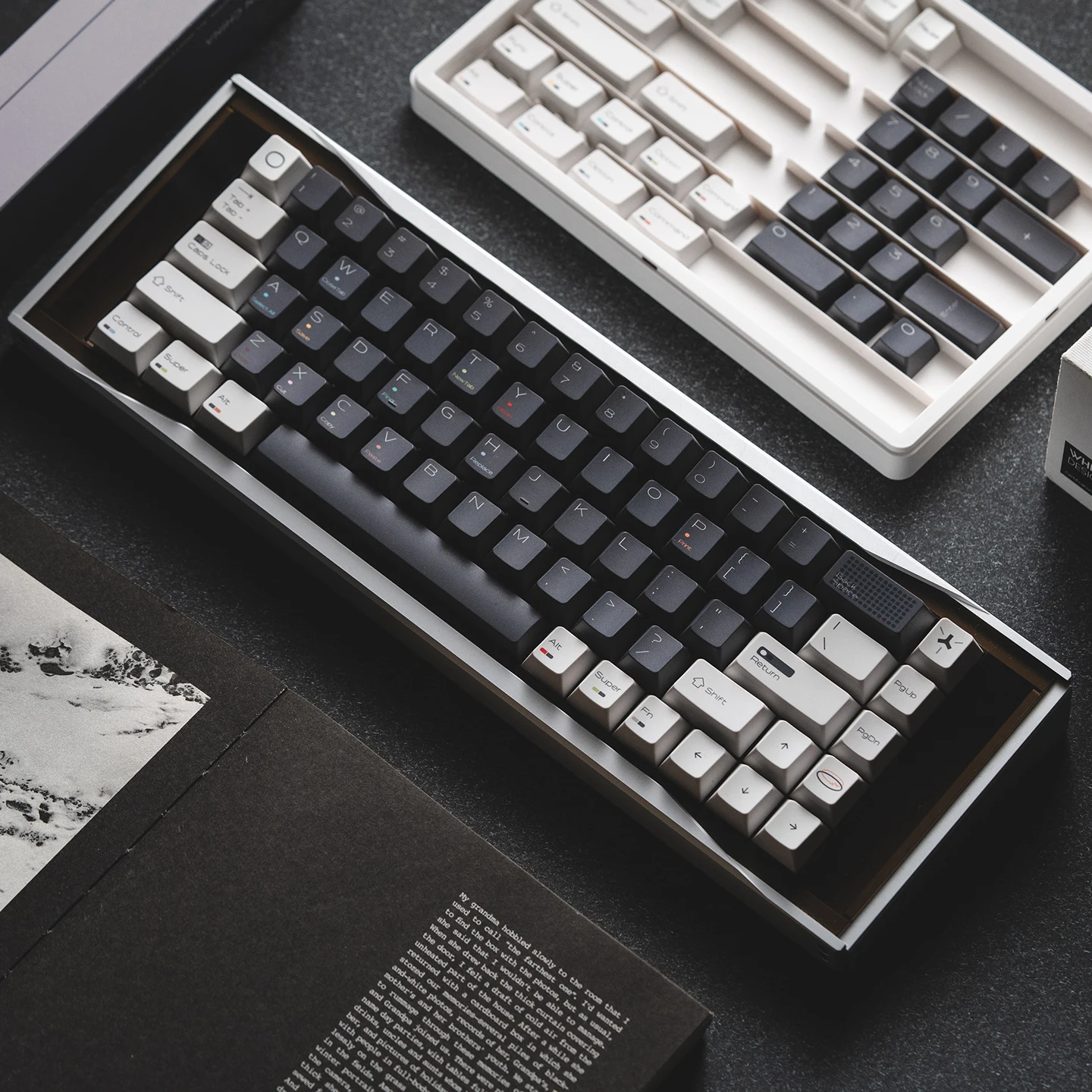 مجموعة أغطية مفاتيح FBB Keycaps Play PBT لـ 60%، 75%، 80%، 96%، 100% لوحات المفاتيح الميكانيكية Keycap Cool Black DIY ملحقات الكمبيوتر