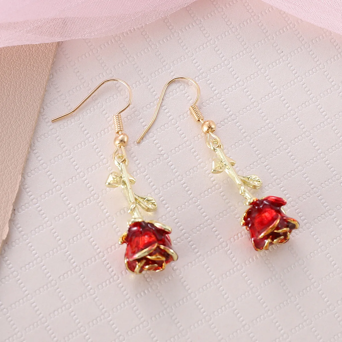 European and American creative romantic three-dimensional retro rose earrings, women's high-end sensual Mori alloy dripping oil