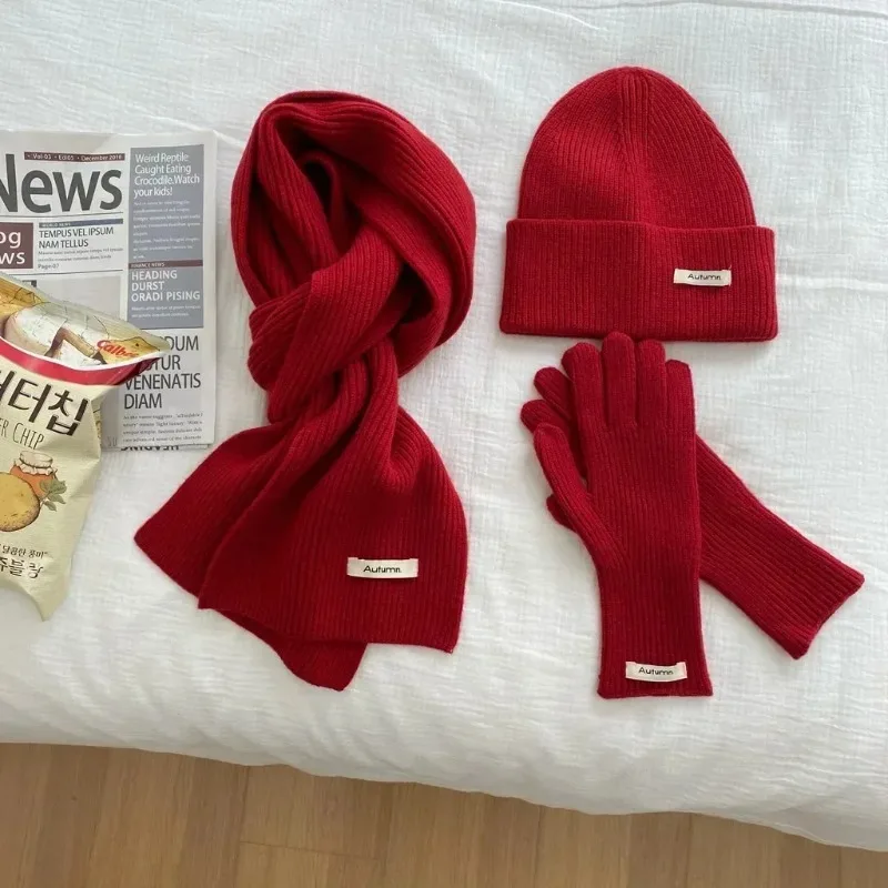3 قطعة مجموعات القبعة والقفازات النساء موضة الأخضر الأزرق الأحمر الأوشحة الجميلة الصلبة الدافئة 2025 Soild المرأة قفازات مجموعة محبوك قبعة وشاح