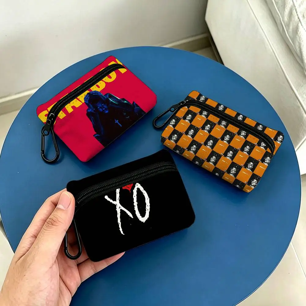 Singer T-The Weeknd Xo Portable Oxford Cloth Coin Purse Alloy Carabiner Hook Small Zipper Pouch For Backpack Belt Daily
