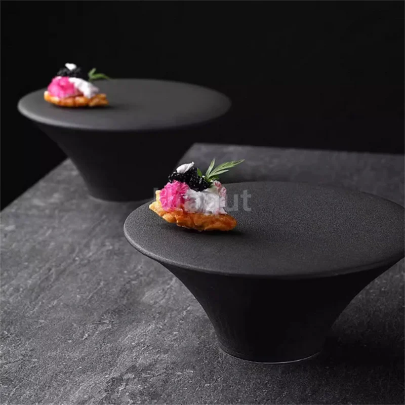 Creative High Foot black white Ceramic Dessert Plate Restaurant Molecular Cuisine Display tray Snack Sushi Dish Tableware