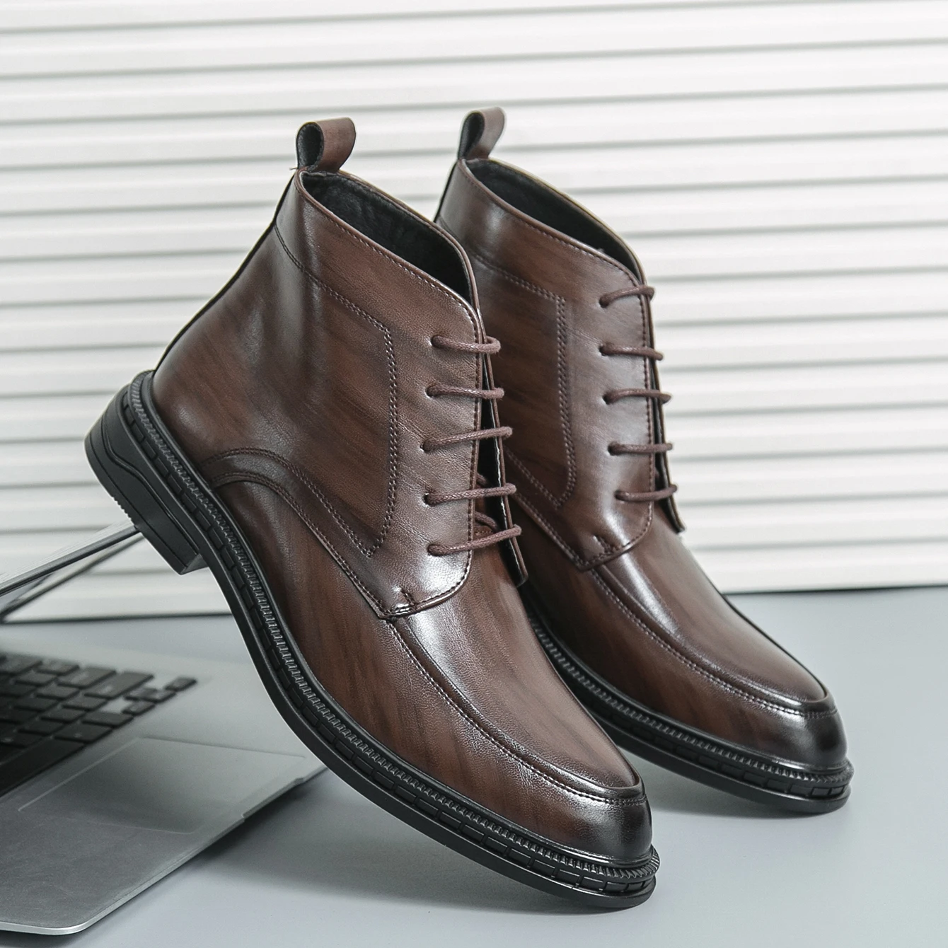 

Классические дизайнерские кожаные мужские ботинки Оксфорды с острым носком, роскошные короткие кожаные ботинки средней щиколотки, мужские модные деловые модельные туфли