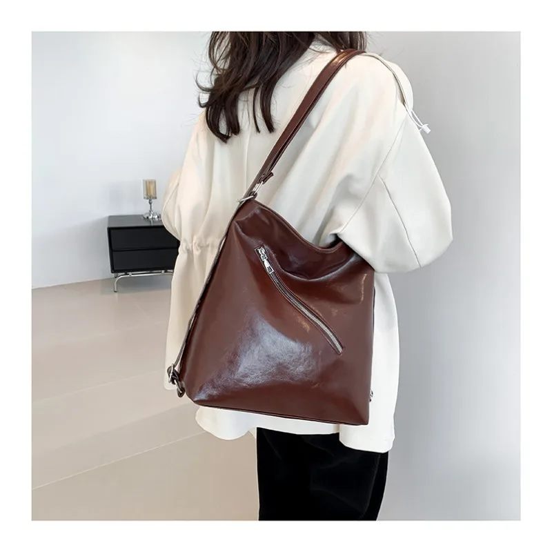 Bolso de hombro con personalidad para mujer, bolso de mano de cuero suave, Simple, Retro, temperamento, nueva moda