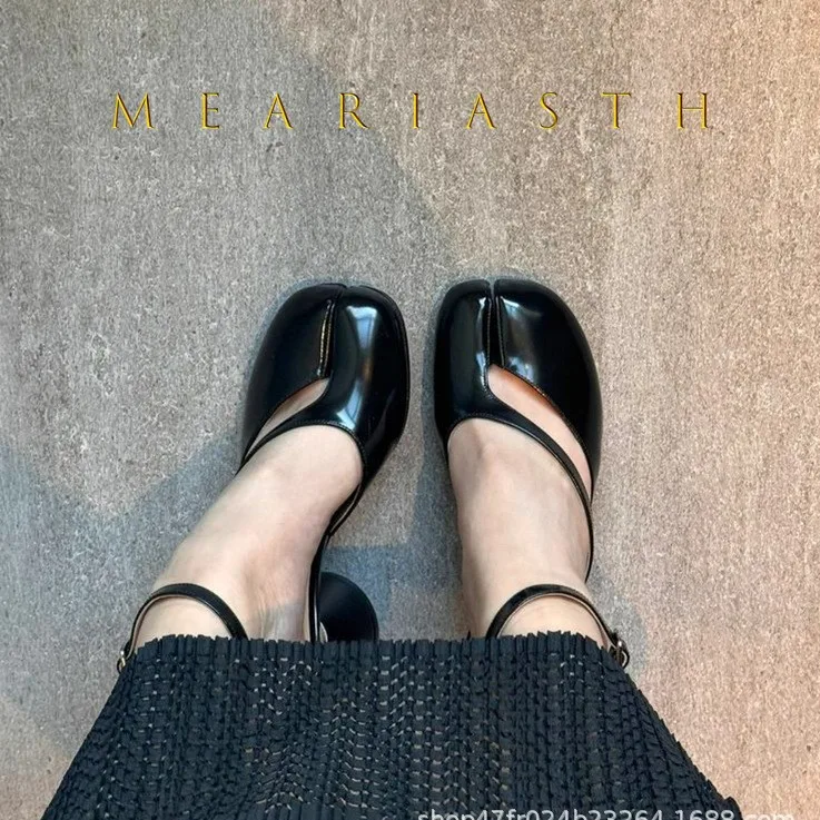 جديد 2025 صنادل نسائية ملفوفة عند الأصابع باللون الأسود بمقدمة مقسمة وكعب سميك وحزام خلفي مقاس كبير أحذية نسائية غير رسمية مقاس كبير أحذية تابي #4