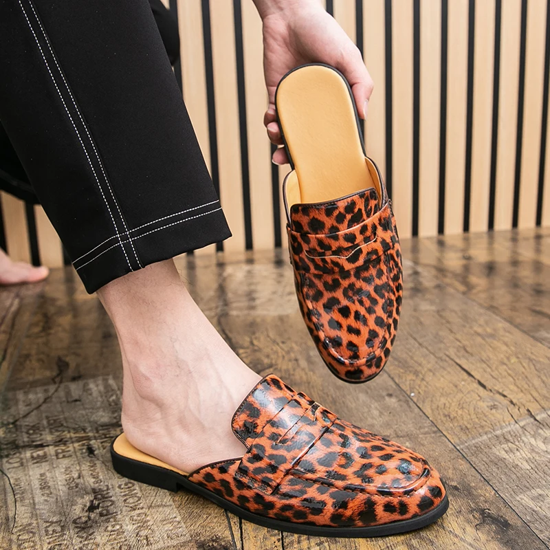 Nuevas zapatillas de pareja para hombre, ligeras, cómodas, a la moda, transpirables, para interiores y exteriores, medias zapatillas con un pie, talla 38-46