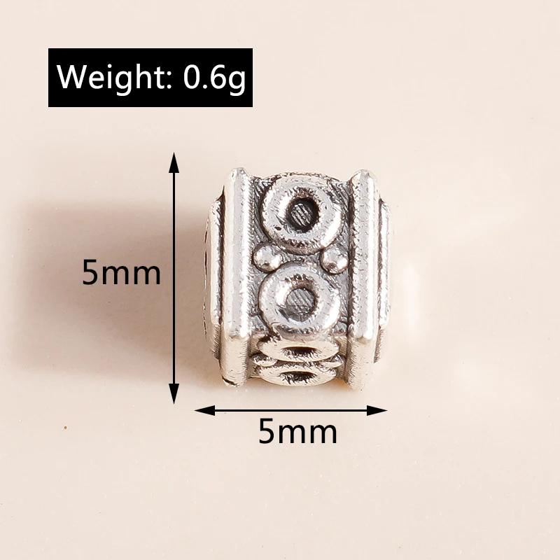 Leslie, 50 Stück, 5 mm, silberfarbene, kleine, quadratische Abstandshalter-Perlen zum Basteln von Schmuck, für DIY-Armbänder und Halsketten. – Detail 1