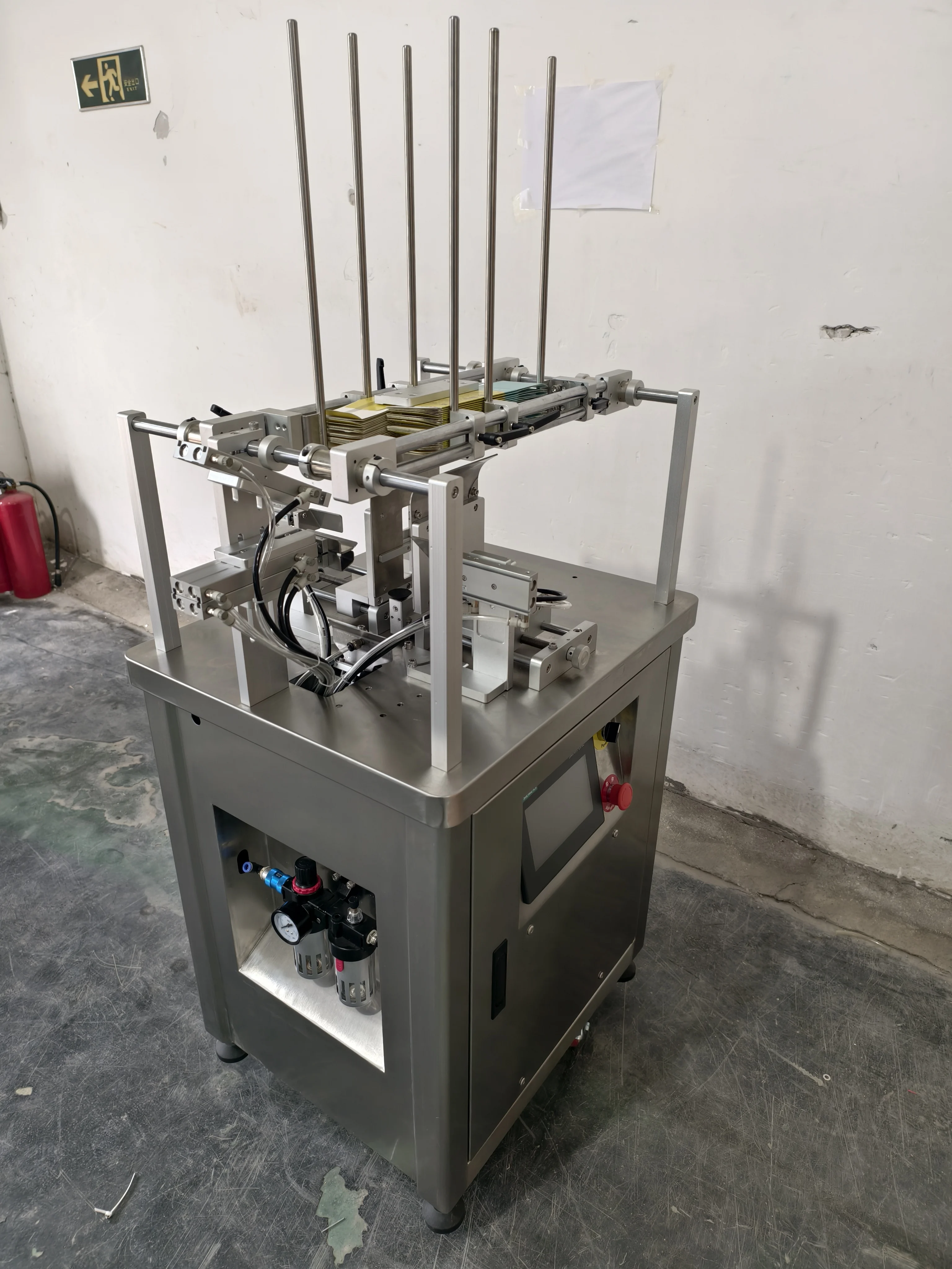 Automatic Folding and Gluing Machine Small Box Folding Machine
