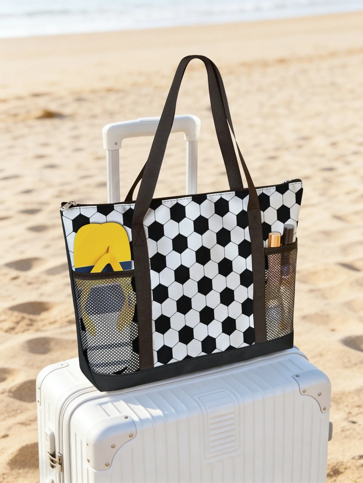 

Черно-белая сумка с футбольным принтом в форме шестиугольника, женская пляжная сумка большой вместимости, водонепроницаемая дорожная сумка через плечо.