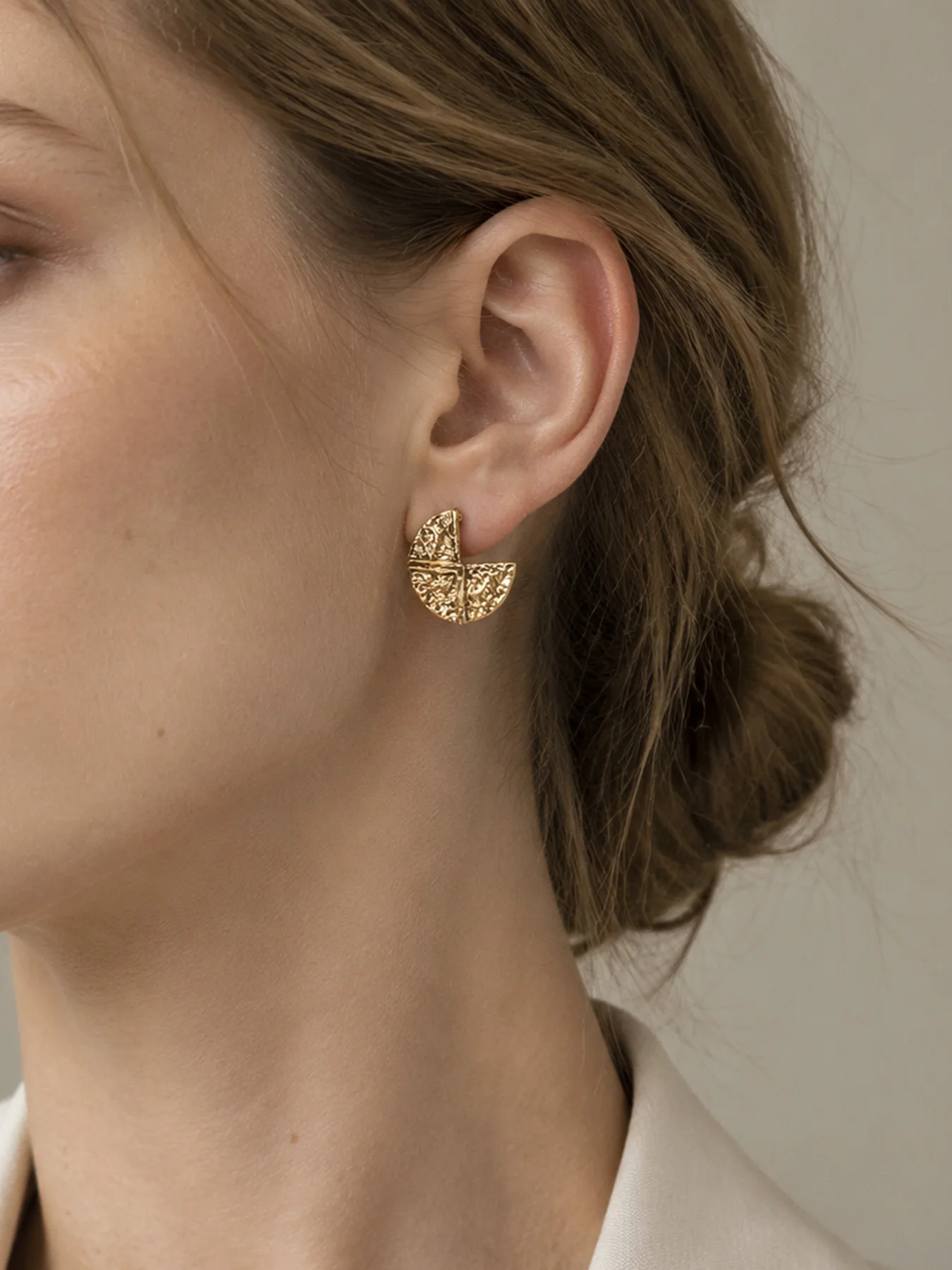 Women Open Circle Textured Stud Earrings, Two Tone Fan Metal Studs, Minimal Vintage Light Statement Accessory
