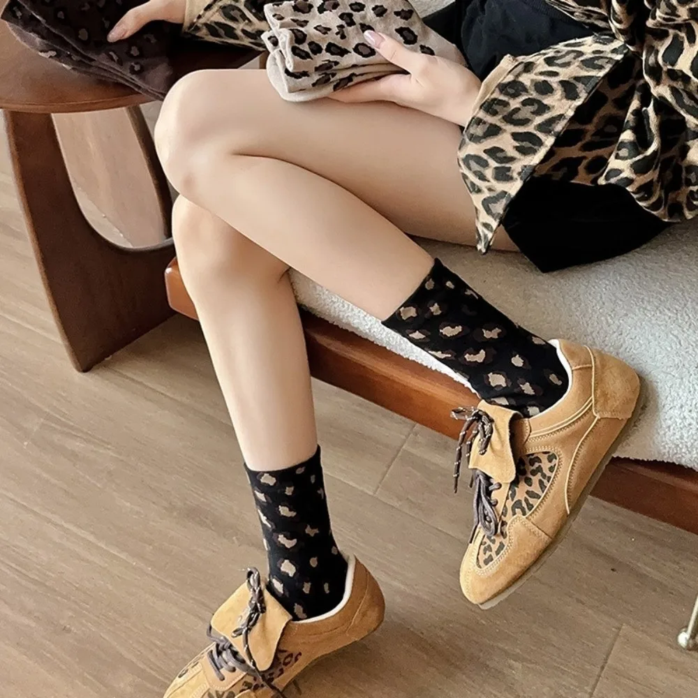 5 Pairs Korean Style Leopard Print Socks Breathable Elastic Famale Tube Socks Polyester-cotton Sweat-Absorbing Mid-Calf Socks