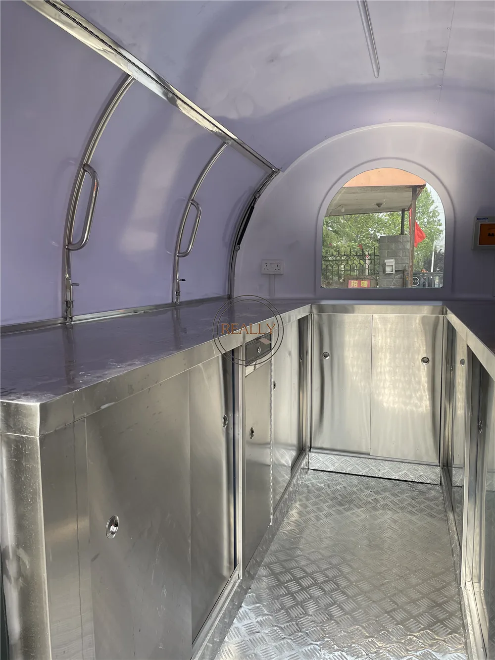 Entworfener Lebensmittelanhänger Airstream Mobile Food Coffee Truck Bar Catering-Anhänger Voll ausgestatteter Eiscreme-Essensmittelwagen