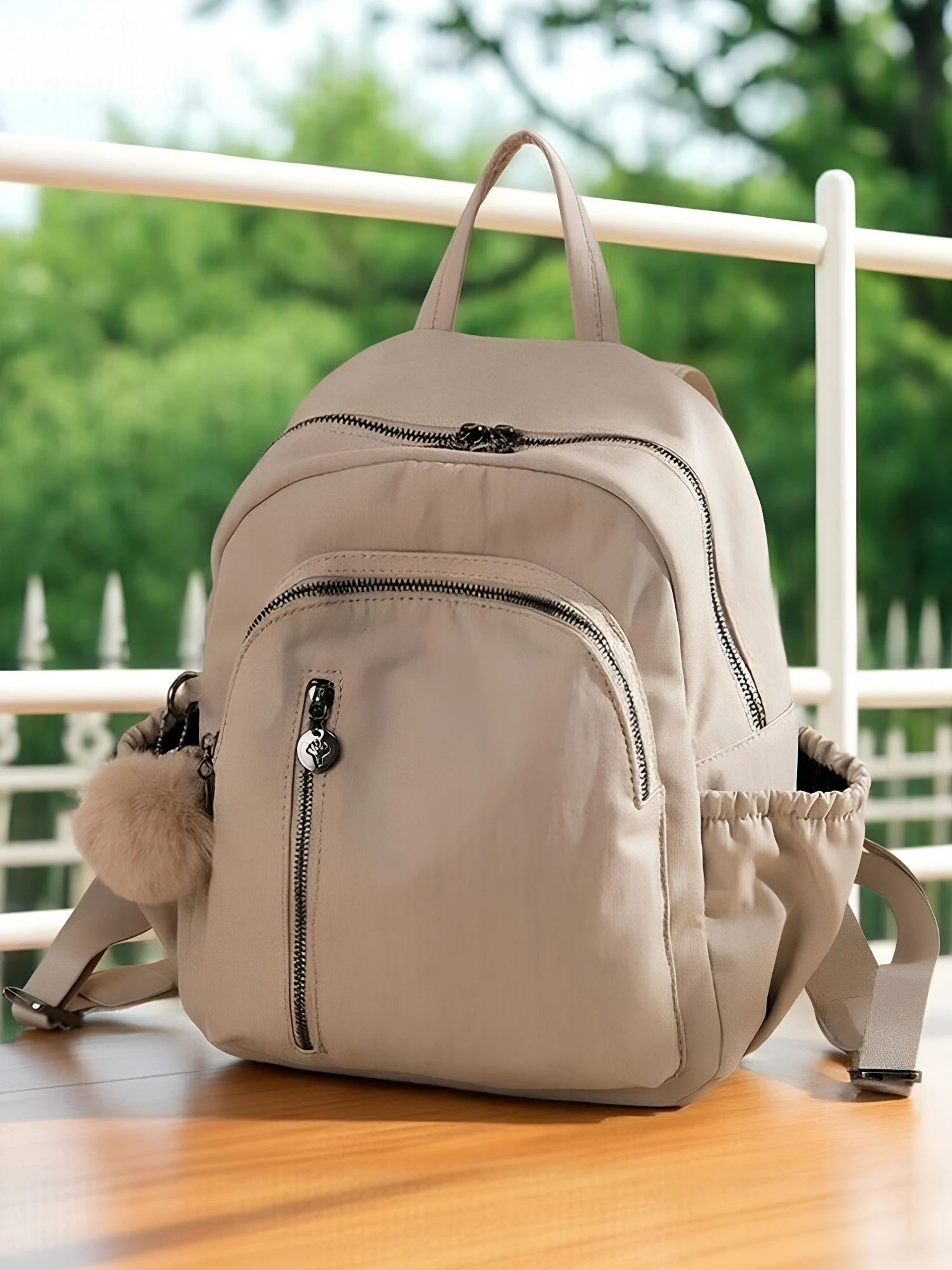 sac-a-dos-decontracte-en-tissu-oxford-pour-femme-nouveau-style-2026-petit-sac-de-voyage-et-de-trajet-leger-et-tendance-avec-plusieurs-compartiments