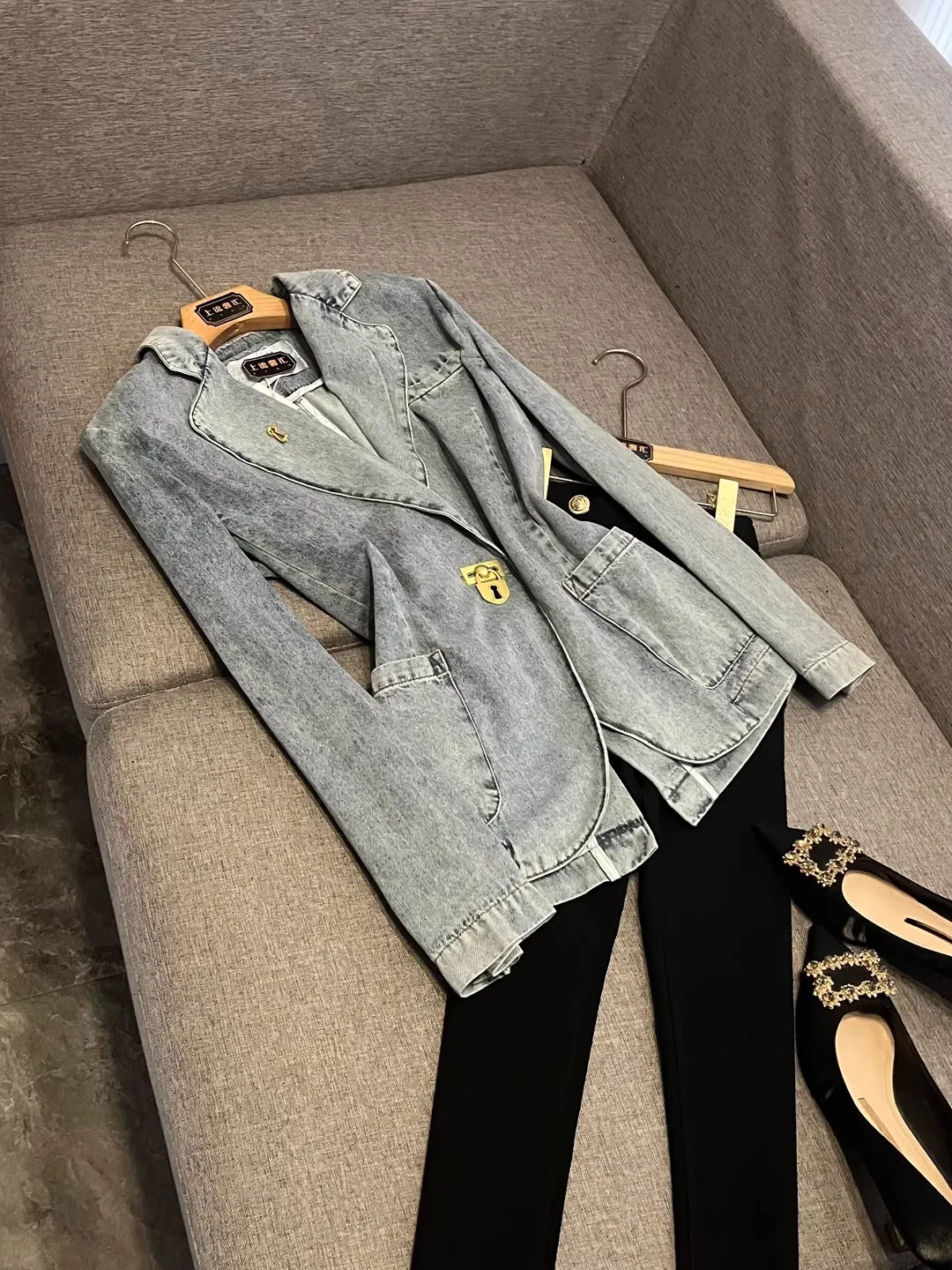 

Свободный джинсовый топ Jaet, металлический декоративный женский персональный маленький костюм, европейский длинный све, цветочная вышивка с растениями