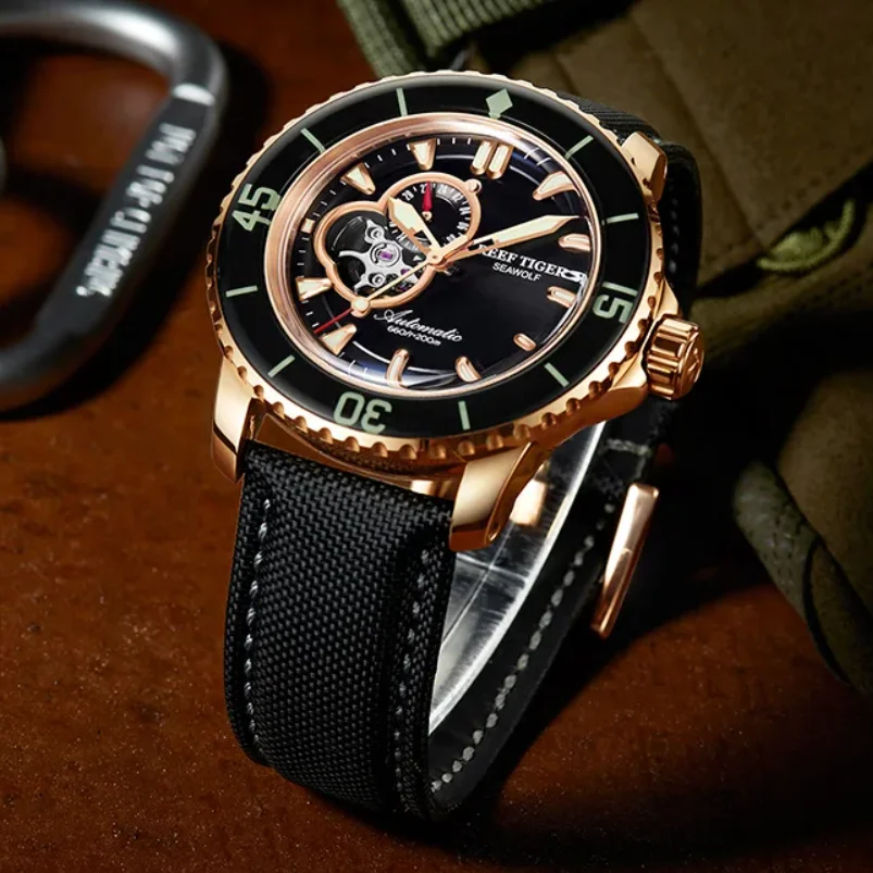 

Reef Tiger Мужские дайверские часы 44 мм Автоматические механические наручные часы 20ATM Водонепроницаемые светящиеся сапфировые безели со скелетонизированным циферблатом