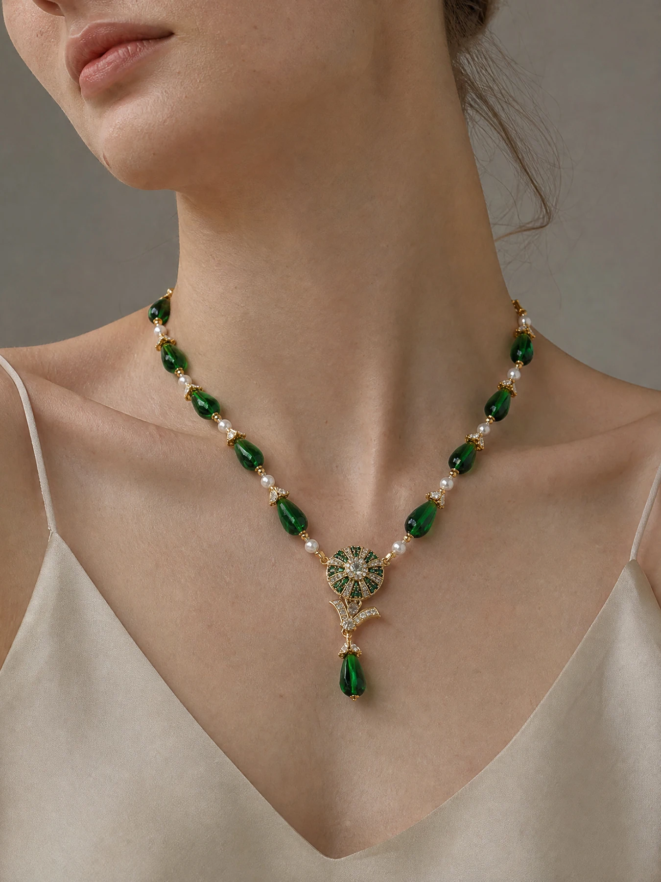 Vintage Court Style Waterdrop Green Bead Pearl Necklace, Antique Reproduction Luxury Choker for Evening Gown Matching Jewelry