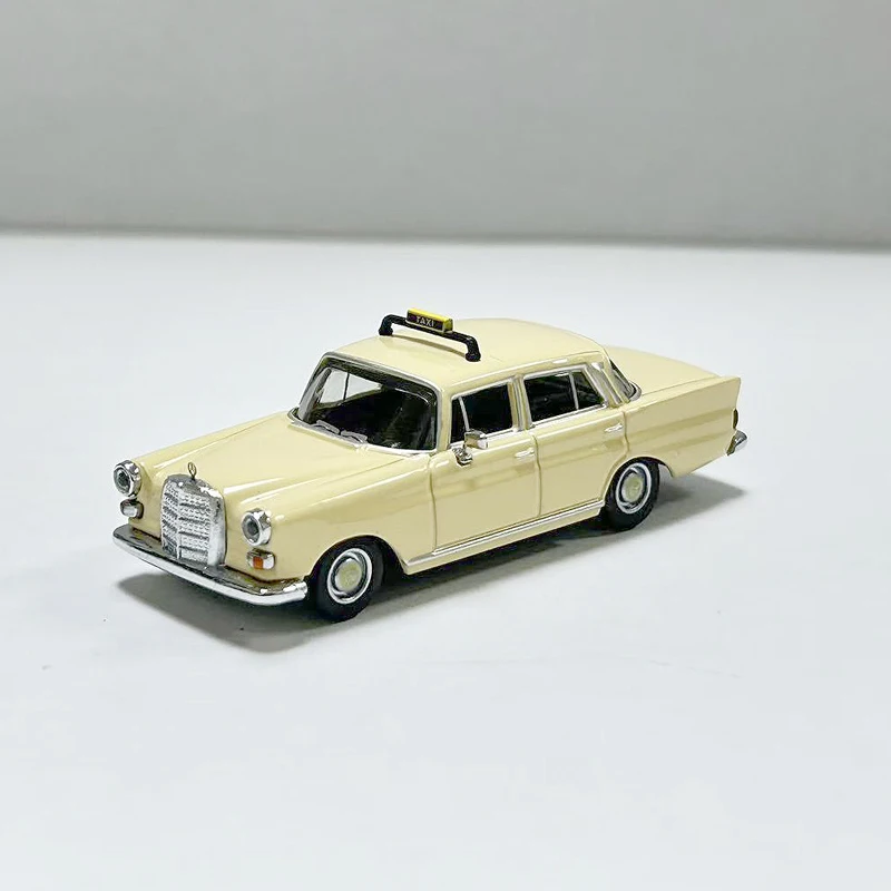 1/87 هيربا BZ W110 200 نموذج سيارة تاكسي عتيقة